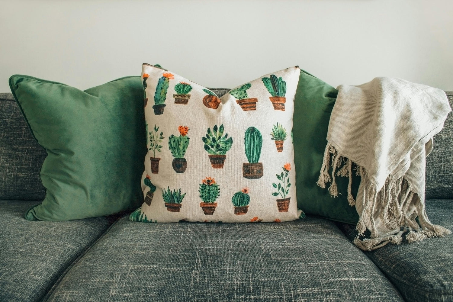 Decorative Pillows, Throws & Blankets